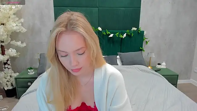 Snapshot of Melanie_Ryer chatting on 11-11-25, 01:27 Melanie Ryer online show from 11-11-25, 01:27