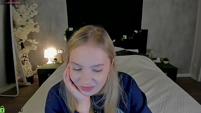 Snapshot of Melanie_Ryer chatting on 12-02-25, 01:11 Melanie Ryer online show from 12-02-25, 01:11