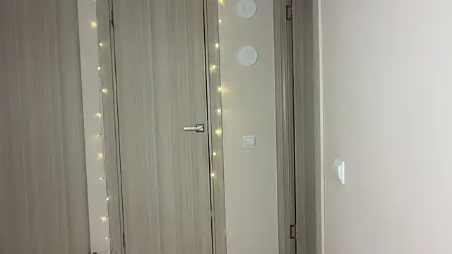 Snapshot of Lisa_Graham chatting on 11-18-25, 05:23 Lisa Graham online show from 11-18-25, 05:23