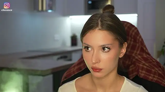 Snapshot of Cleose chatting on 02-15-26, 10:58 Cleose online show from 02-15-26, 10:58