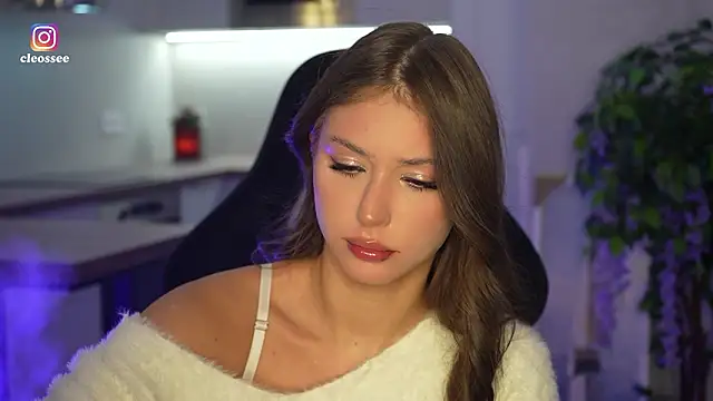 Snapshot of Cleose chatting on 02-19-26, 07:04 Cleose online show from 02-19-26, 07:04