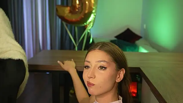 Snapshot of Cleose chatting on 04-01-26, 07:09 Cleose online show from 04-01-26, 07:09