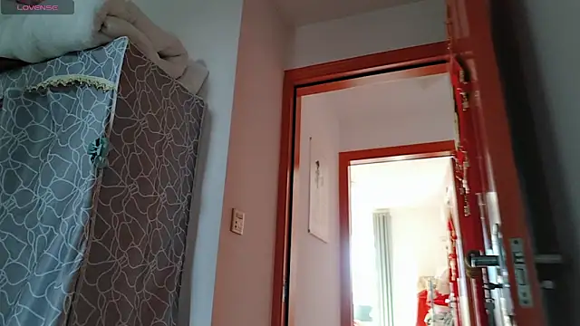 Snapshot of Yan61 chatting on 11-16-25, 12:49 Yan61 online show from 11-16-25, 12:49