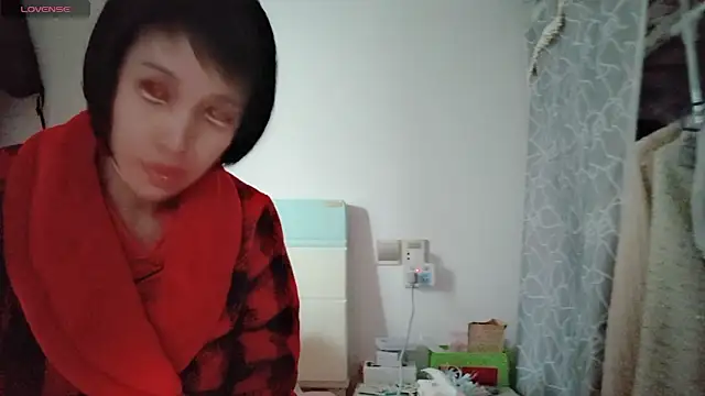 Snapshot of Yan61 chatting on 11-18-25, 12:38 Yan61 online show from 11-18-25, 12:38