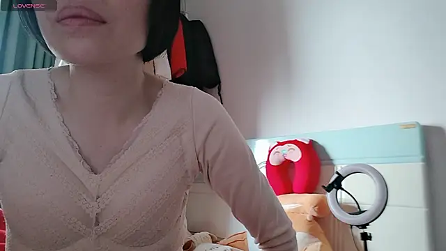 Snapshot of Yan61 chatting on 12-02-25, 01:33 Yan61 online show from 12-02-25, 01:33