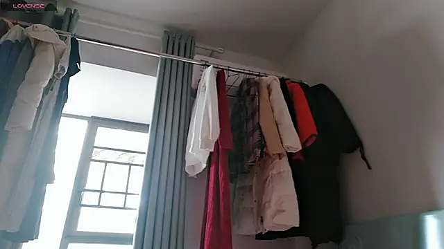 Snapshot of Yan61 chatting on 12-03-25, 01:24 Yan61 online show from 12-03-25, 01:24