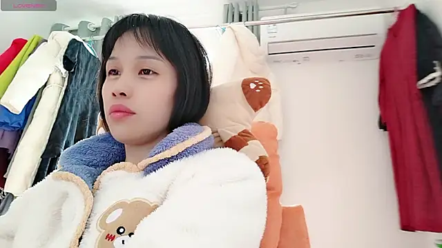 Snapshot of Yan61 chatting on 12-16-25, 02:16 Yan61 online show from 12-16-25, 02:16