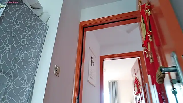 Snapshot of Yan61 chatting on 12-18-25, 03:23 Yan61 online show from 12-18-25, 03:23