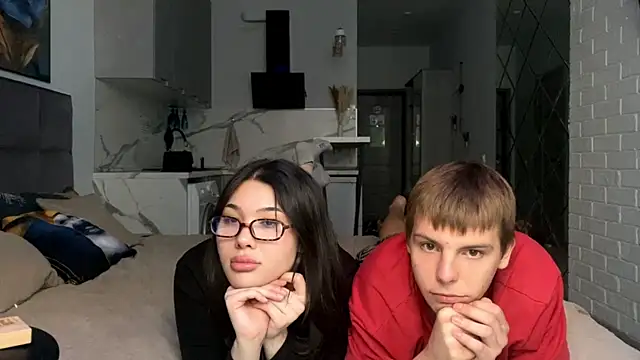 Snapshot of moodcouple chatting on 11-27-25, 01:13 moodcouple online show from 11-27-25, 01:13