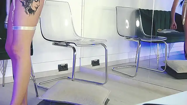 Snapshot of RebbeccaRay chatting on 12-15-25, 08:02 RebbeccaRay online show from 12-15-25, 08:02