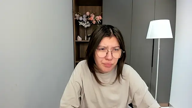 Snapshot of VickieChantos chatting on 10-30-25, 05:09 VickieChantos online show from 10-30-25, 05:09