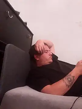 Snapshot of botlikroli chatting on 10-28-25, 03:58 botlikroli online show from 10-28-25, 03:58