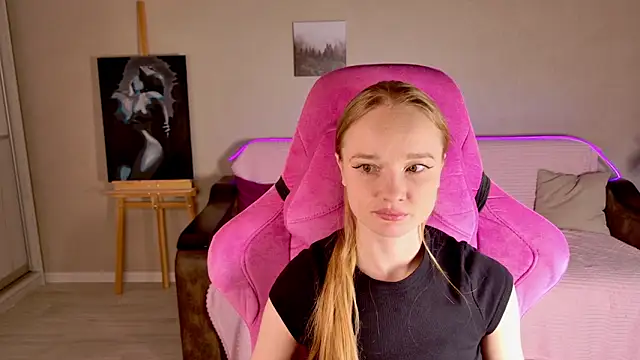 Snapshot of Shawty_Mia chatting on 11-08-25, 02:06 Shawty Mia online show from 11-08-25, 02:06