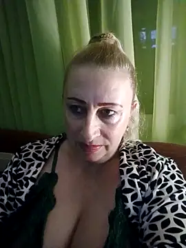 Snapshot of Esenia505 chatting on 11-02-25, 05:48 Esenia505 online show from 11-02-25, 05:48