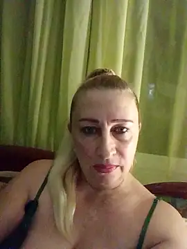 Snapshot of Esenia505 chatting on 11-12-25, 12:55 Esenia505 online show from 11-12-25, 12:55