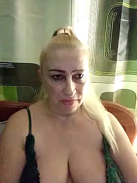 Snapshot of Esenia505 chatting on 11-29-25, 12:24 Esenia505 online show from 11-29-25, 12:24