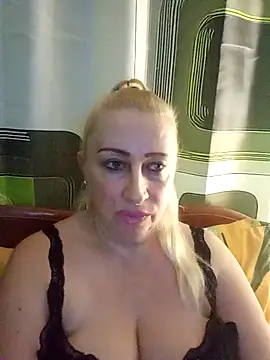 Snapshot of Esenia505 chatting on 12-02-25, 04:57 Esenia505 online show from 12-02-25, 04:57