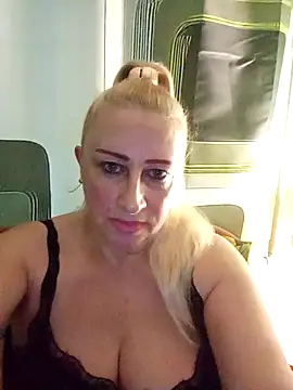 Snapshot of Esenia505 chatting on 12-03-25, 08:34 Esenia505 online show from 12-03-25, 08:34