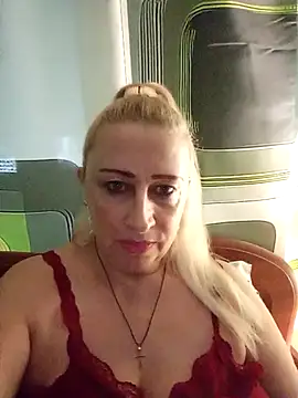 Snapshot of Esenia505 chatting on 12-14-25, 09:36 Esenia505 online show from 12-14-25, 09:36