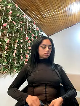 Snapshot of VioletMorgan_ chatting on 10-29-25, 01:35 VioletMorgan  online show from 10-29-25, 01:35