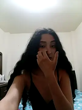 Snapshot of Emmawuaker chatting on 11-09-25, 06:01 Emmawuaker online show from 11-09-25, 06:01