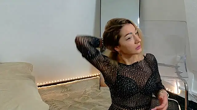 Snapshot of Ammelia_ chatting on 11-03-25, 06:36 Ammelia  online show from 11-03-25, 06:36