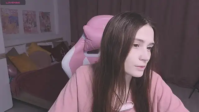 Snapshot of Hana_Flo_ chatting on 11-14-25, 02:49 Hana Flo online show from 11-14-25, 02:49