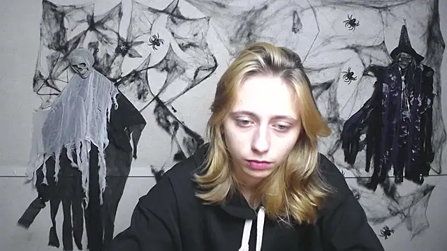 TracyLll online show from 11-15-25, 12:02