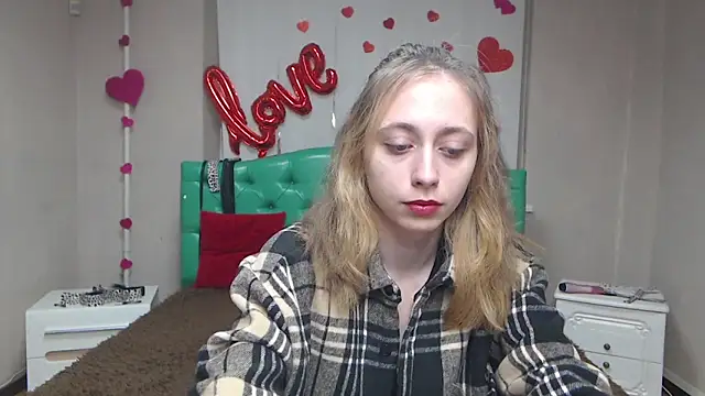 TracyLll online show from 02-08-26, 06:06