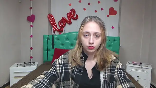 TracyLll online show from 02-10-26, 07:23