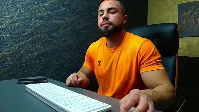 Snapshot of HayesWood chatting on 11-08-25, 05:40 HayesWood online show from 11-08-25, 05:40