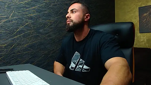 Snapshot of HayesWood chatting on 11-13-25, 05:50 HayesWood online show from 11-13-25, 05:50