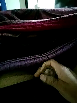 female hunterr online show from 12-14-25, 06:45