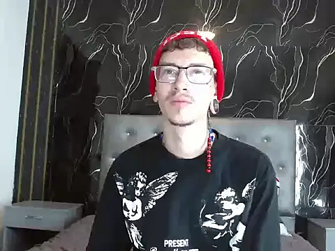 Snapshot of RyanOwenss chatting on 10-29-25, 02:08 RyanOwenss online show from 10-29-25, 02:08