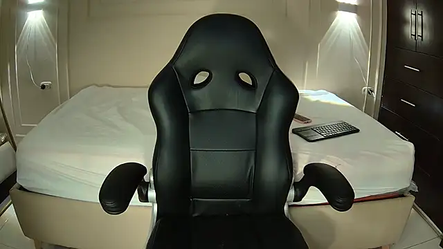 Marnie Gray online show from 11-29-25, 01:30