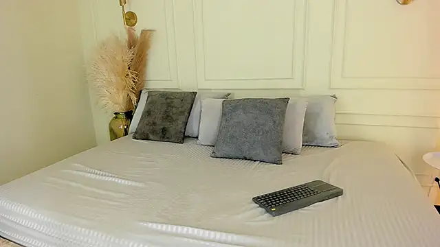 Snapshot of imVictoria_ chatting on 11-11-25, 09:26 imVictoria online show from 11-11-25, 09:26