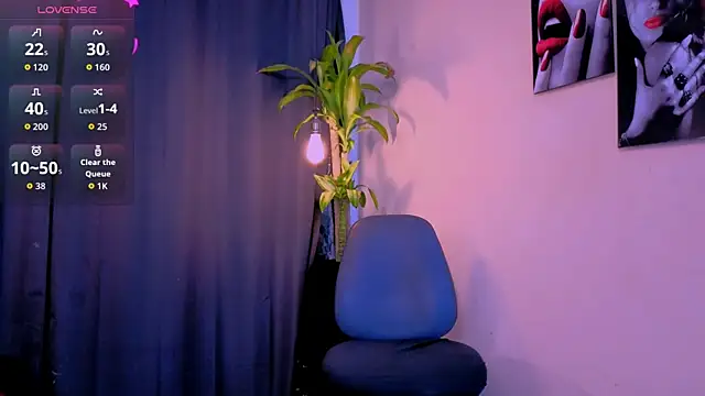 Snapshot of Flor_Gil chatting on 11-18-25, 03:12 Flor Gil online show from 11-18-25, 03:12