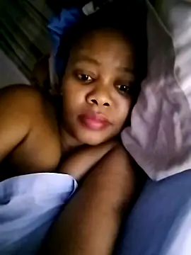 Snapshot of Fancy-Face26 chatting on 11-18-25, 10:25 Fancy-Face26 online show from 11-18-25, 10:25