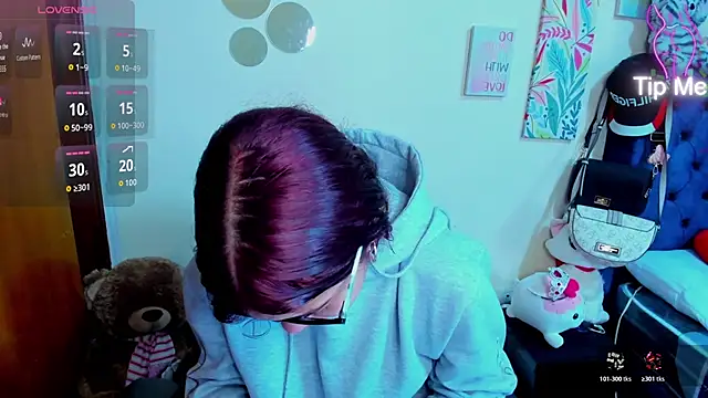 Emma boo online show from 12-16-25, 02:55