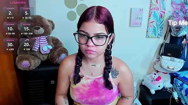 Emma boo online show from 12-18-25, 03:40