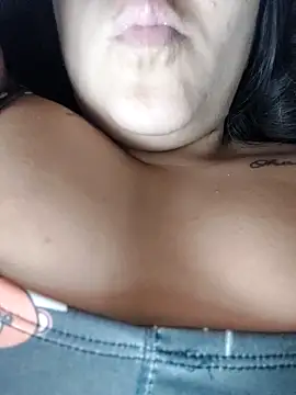 Snapshot of Camilu23 chatting on 12-16-25, 07:08 Camilu23 online show from 12-16-25, 07:08