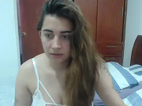 Snapshot of tonny_and_talia chatting on 10-30-25, 07:47 tonny and talia online show from 10-30-25, 07:47