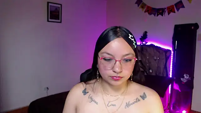 Snapshot of _anne_hot21 chatting on 10-30-25, 06:52 anne hot21 online show from 10-30-25, 06:52