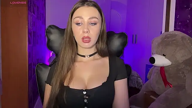 Snapshot of SweetCherry__N chatting on 11-15-25, 06:04 SweetCherry N online show from 11-15-25, 06:04