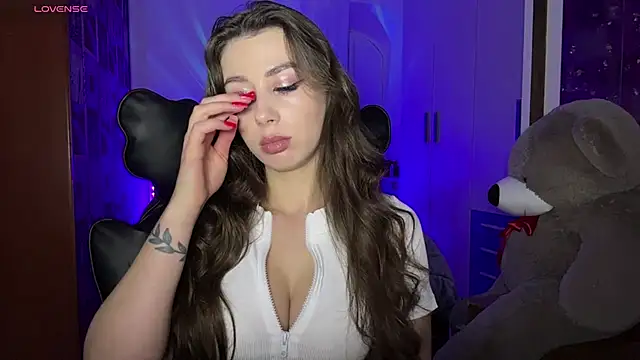 Snapshot of SweetCherry__N chatting on 12-17-25, 10:16 SweetCherry N online show from 12-17-25, 10:16