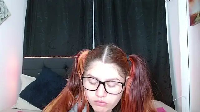 Alexaa xx online show from 11-18-25, 01:44