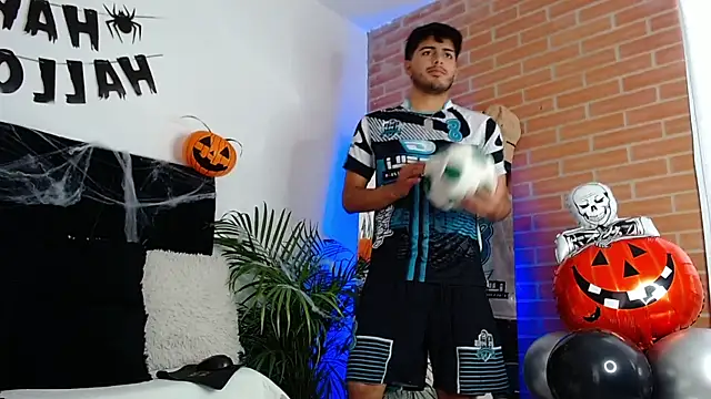 Snapshot of jaiden_thoner chatting on 10-31-25, 07:26 jaiden thoner online show from 10-31-25, 07:26