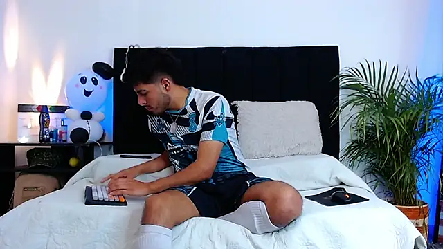 Snapshot of jaiden_thoner chatting on 11-04-25, 05:28 jaiden thoner online show from 11-04-25, 05:28