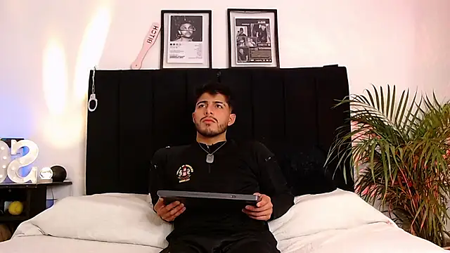 Snapshot of jaiden_thoner chatting on 11-26-25, 06:03 jaiden thoner online show from 11-26-25, 06:03