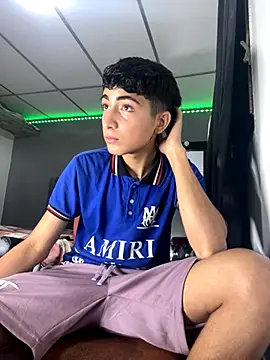 Snapshot of MathieuAGT chatting on 11-02-25, 11:18 MathieuAGT online show from 11-02-25, 11:18